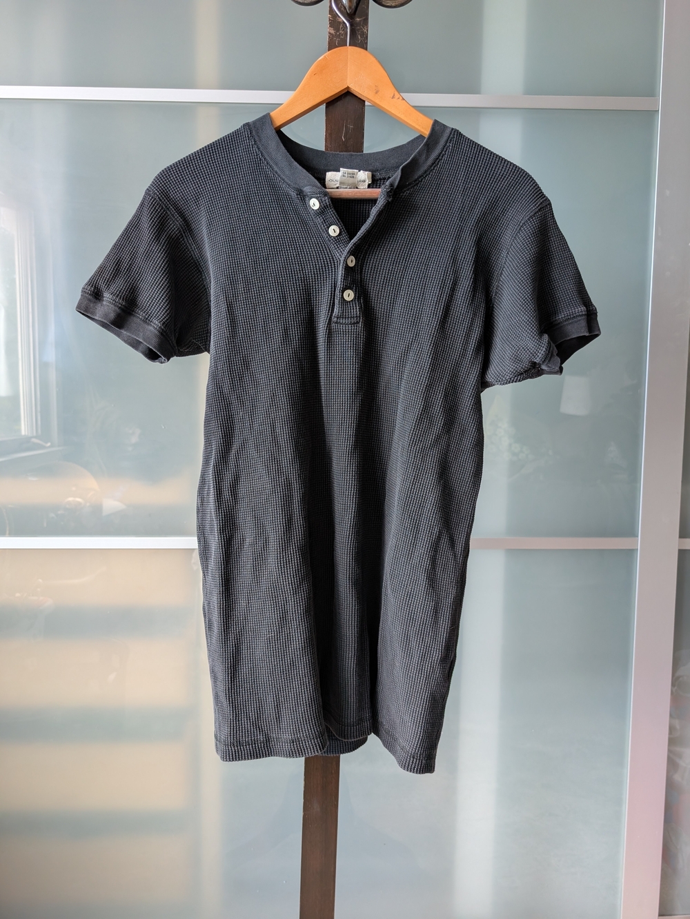 Club Monaco Faded Black Waffle Henley Shirt - Classic Short Sleeve - Small